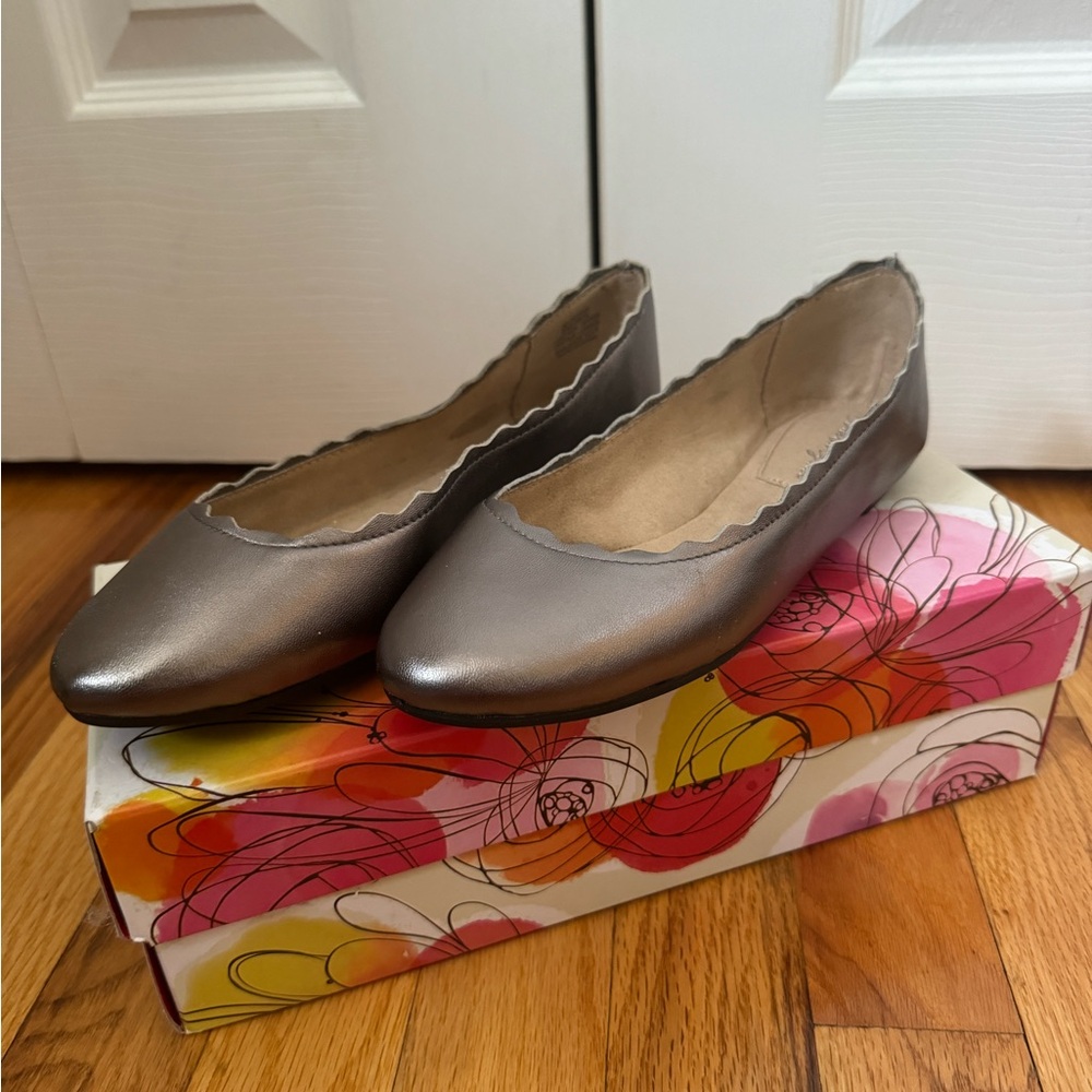Amelia grace flats- crown metallic Napa